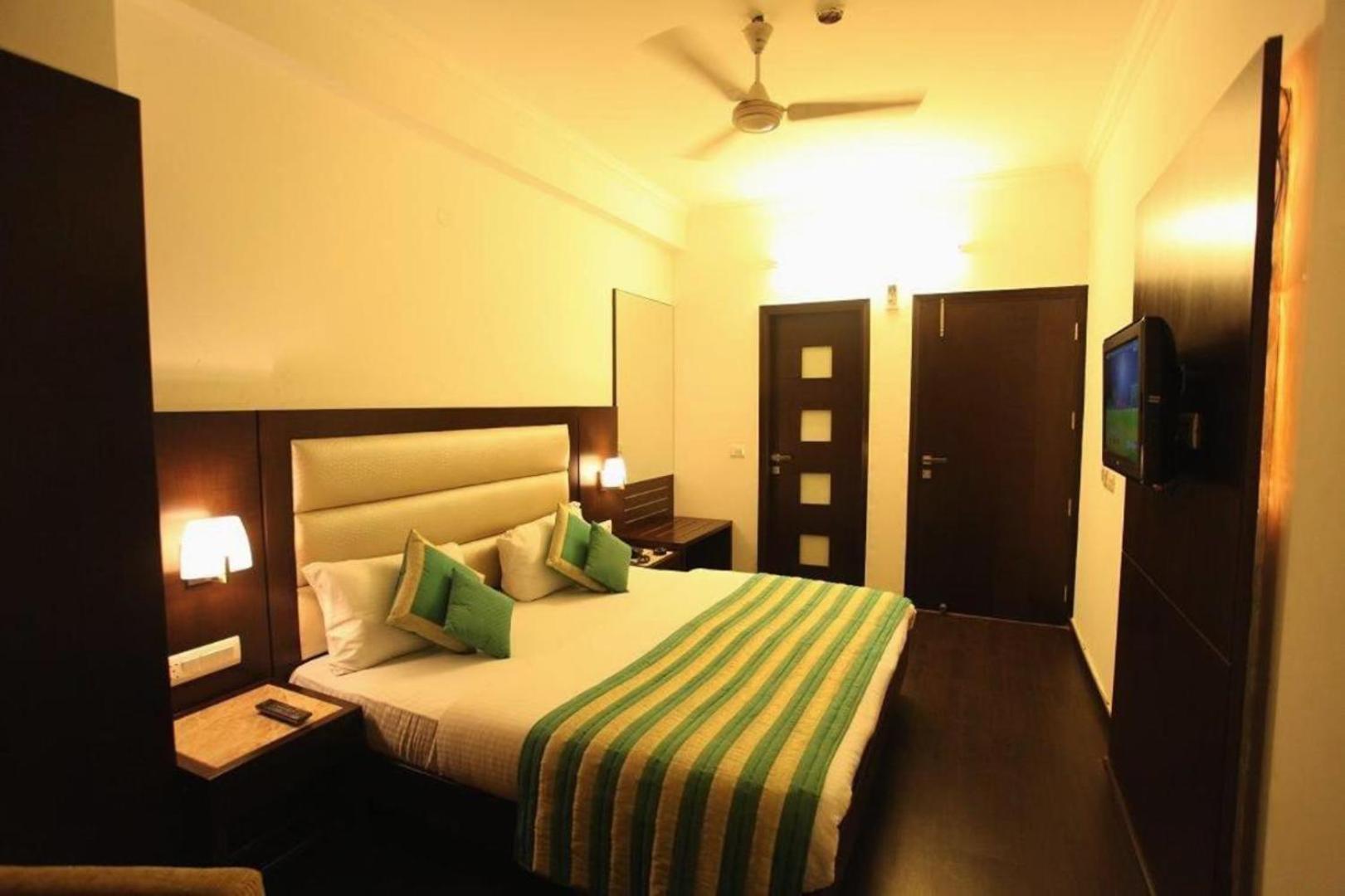 Hotel Chanchal Continental - 02 Mins From New Delhi Railway Station Buitenkant foto
