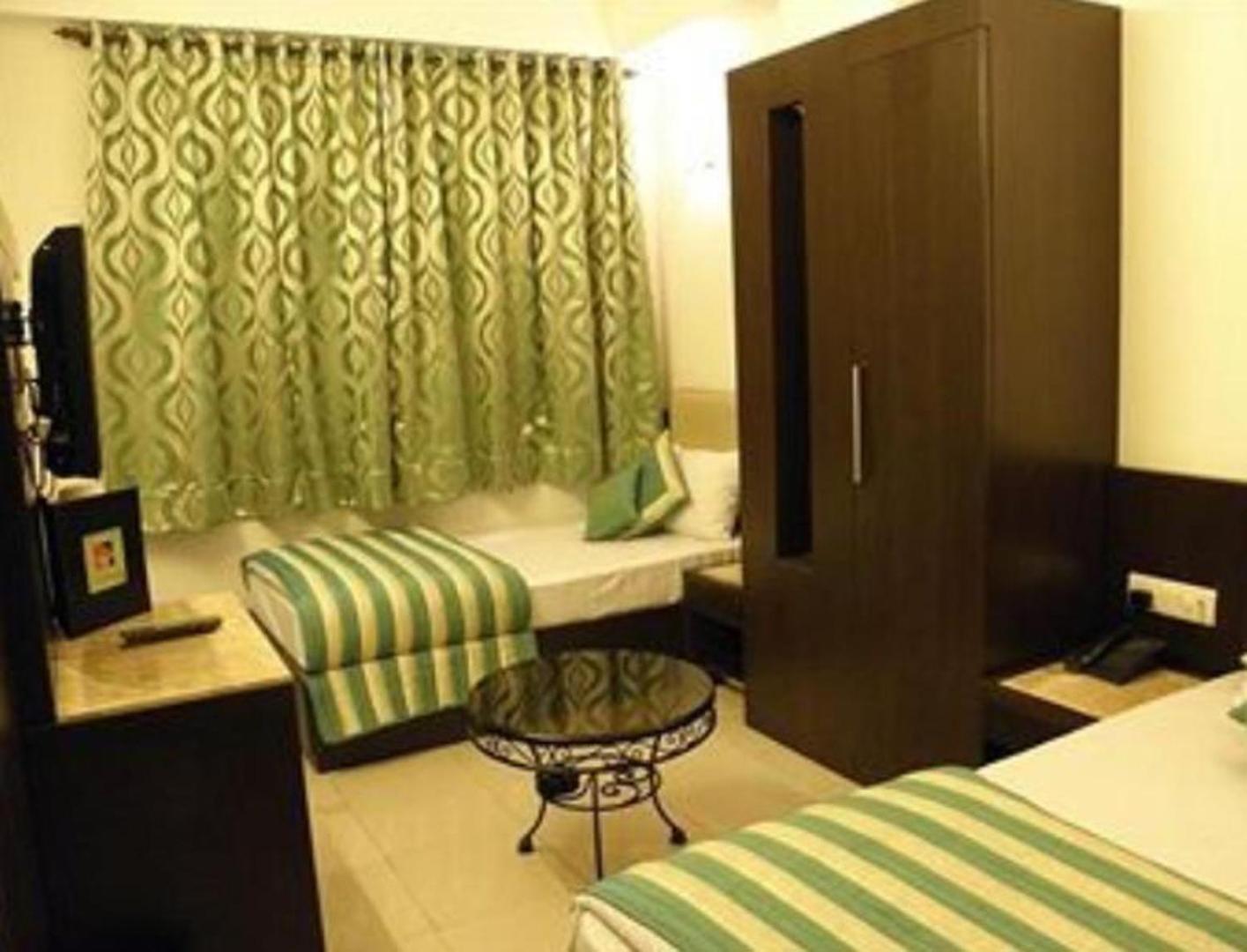 Hotel Chanchal Continental - 02 Mins From New Delhi Railway Station Buitenkant foto