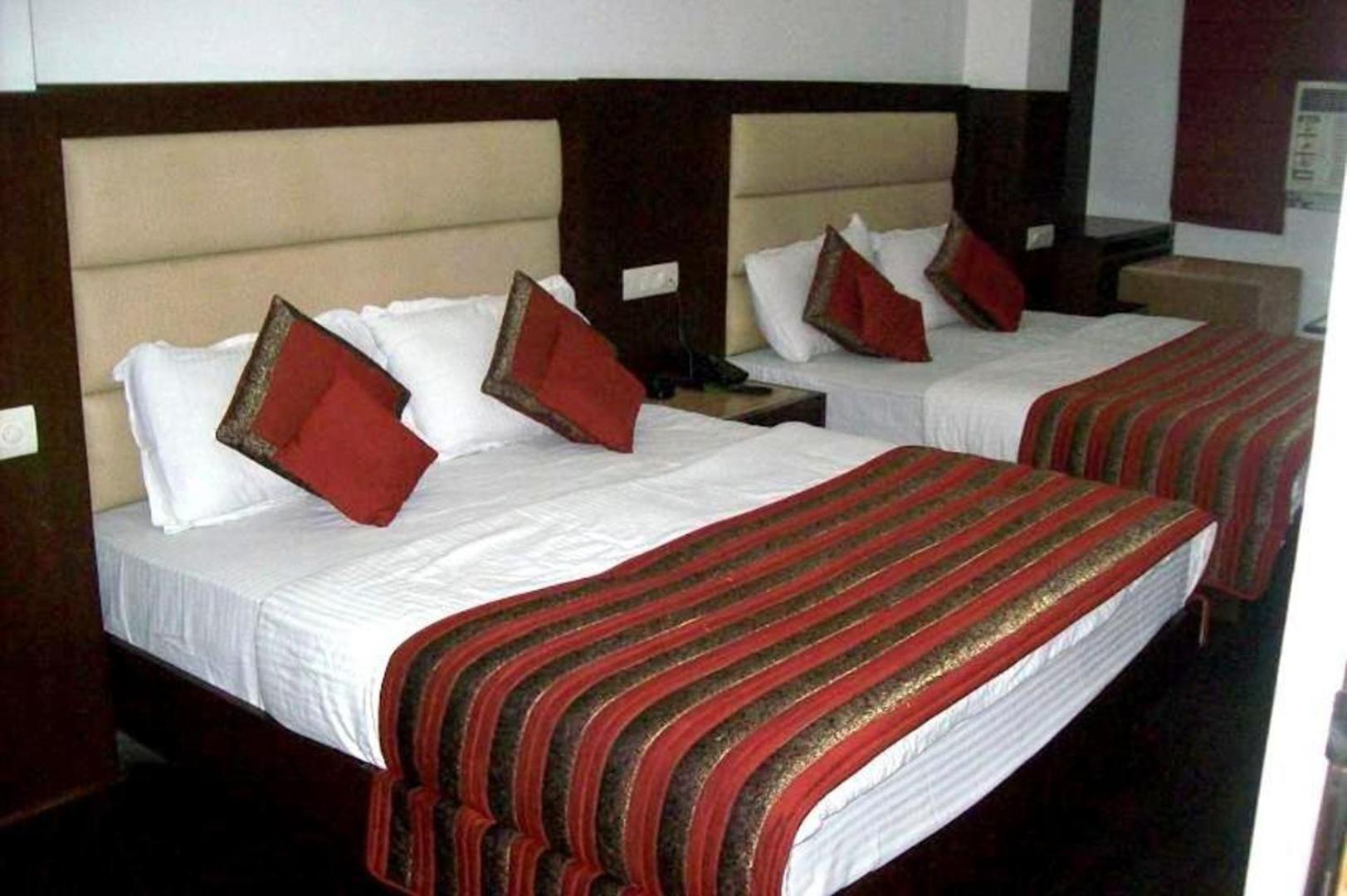 Hotel Chanchal Continental - 02 Mins From New Delhi Railway Station Buitenkant foto