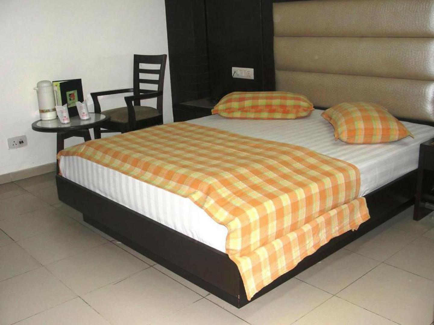 Hotel Chanchal Continental - 02 Mins From New Delhi Railway Station Buitenkant foto