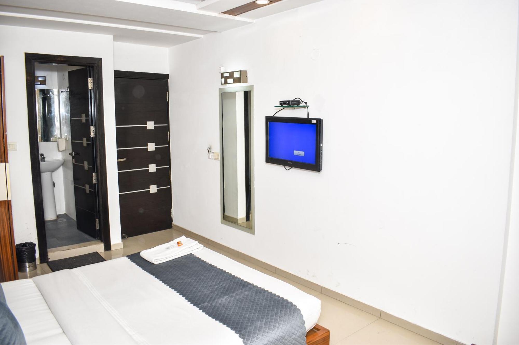 Hotel Chanchal Continental - 02 Mins From New Delhi Railway Station Buitenkant foto