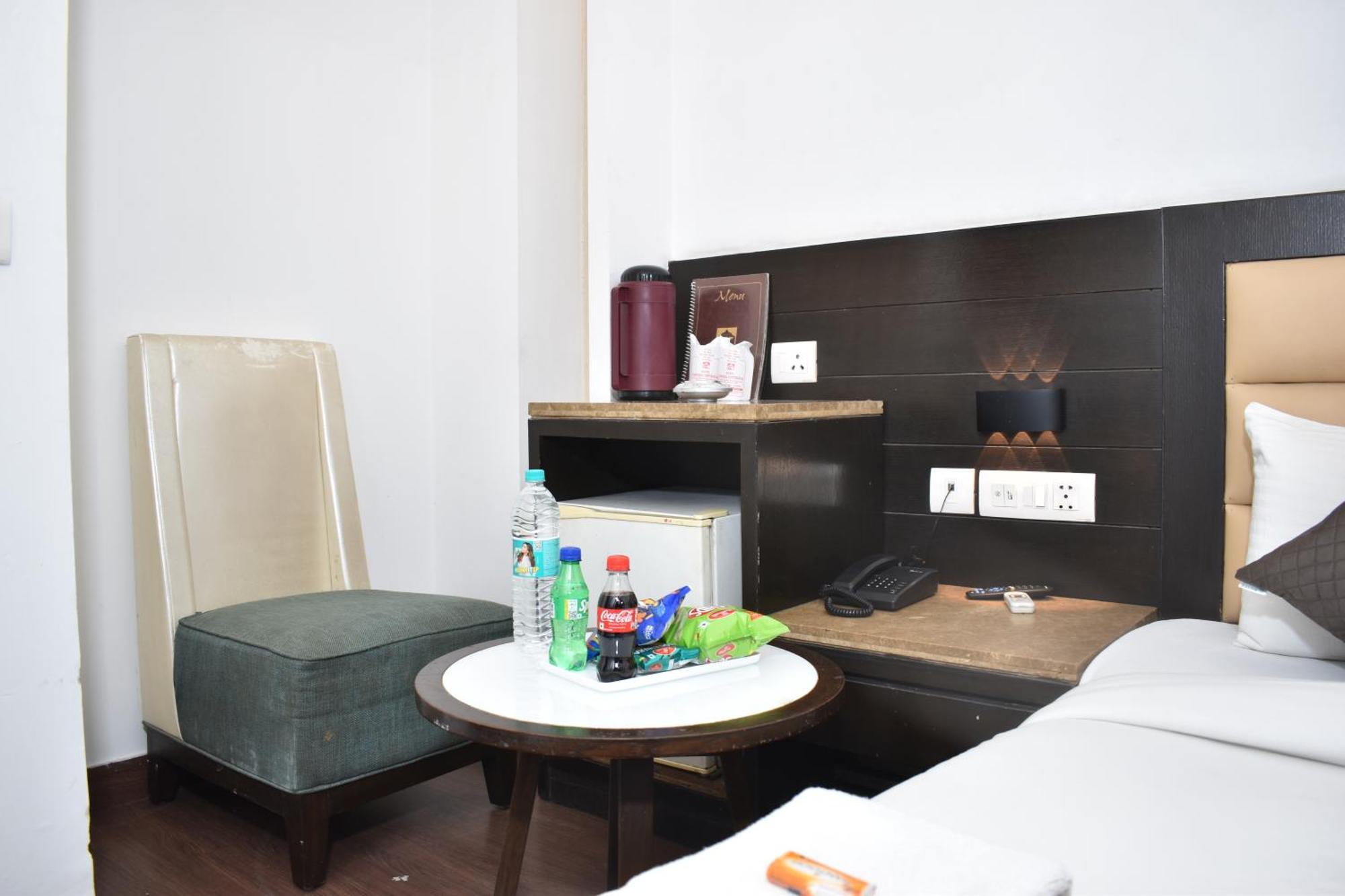 Hotel Chanchal Continental - 02 Mins From New Delhi Railway Station Buitenkant foto