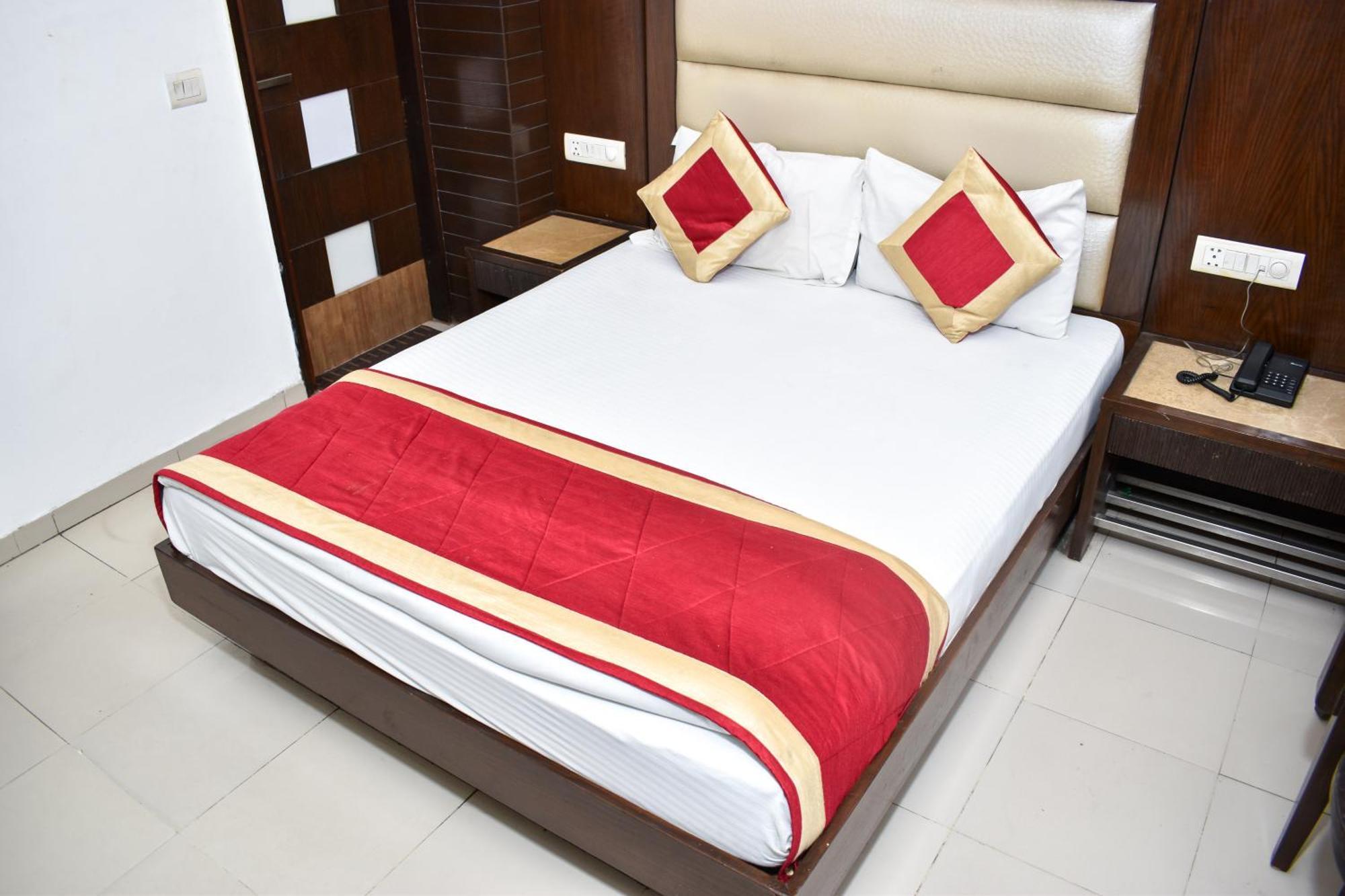 Hotel Chanchal Continental - 02 Mins From New Delhi Railway Station Buitenkant foto
