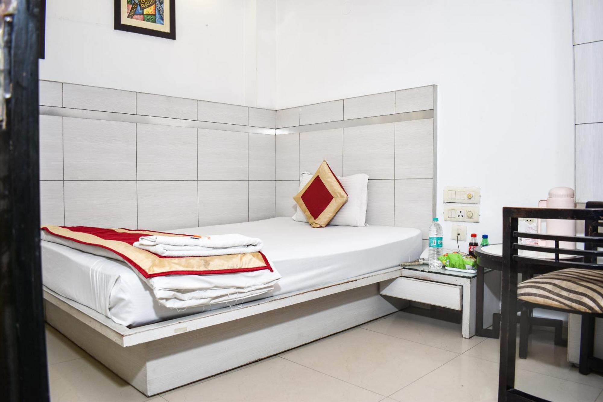 Hotel Chanchal Continental - 02 Mins From New Delhi Railway Station Buitenkant foto