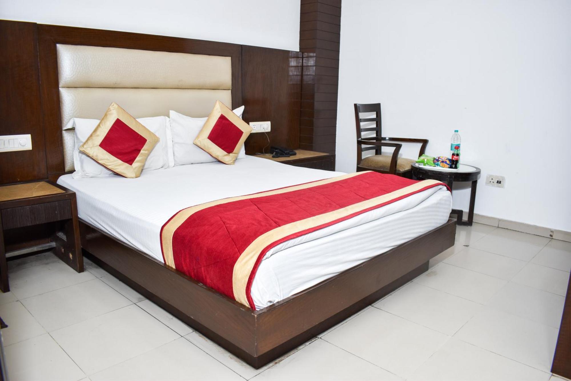 Hotel Chanchal Continental - 02 Mins From New Delhi Railway Station Buitenkant foto