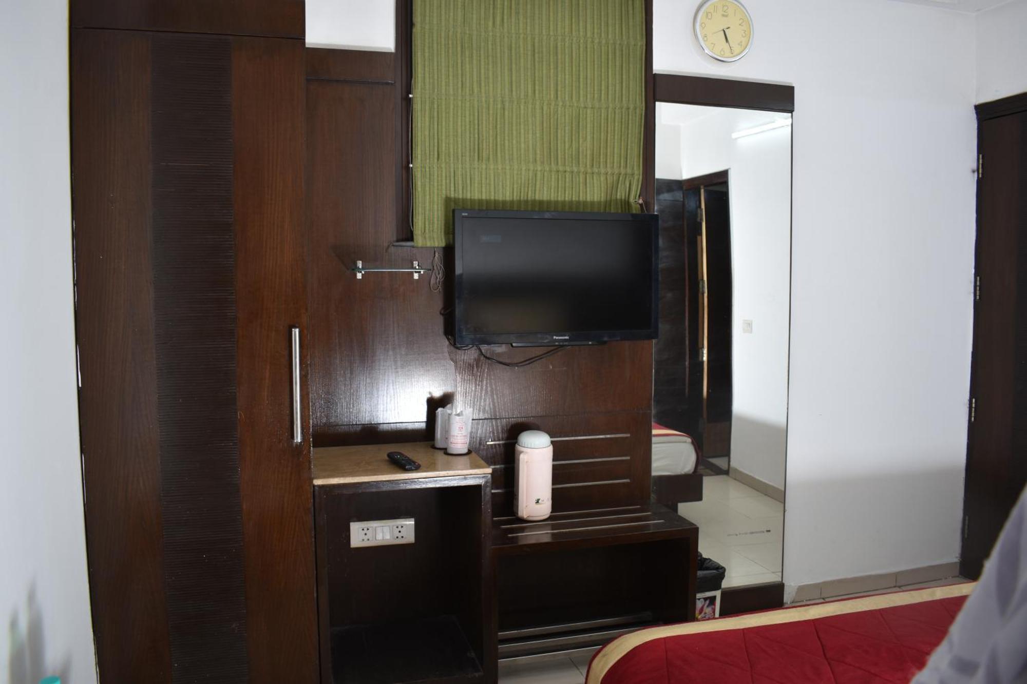Hotel Chanchal Continental - 02 Mins From New Delhi Railway Station Buitenkant foto