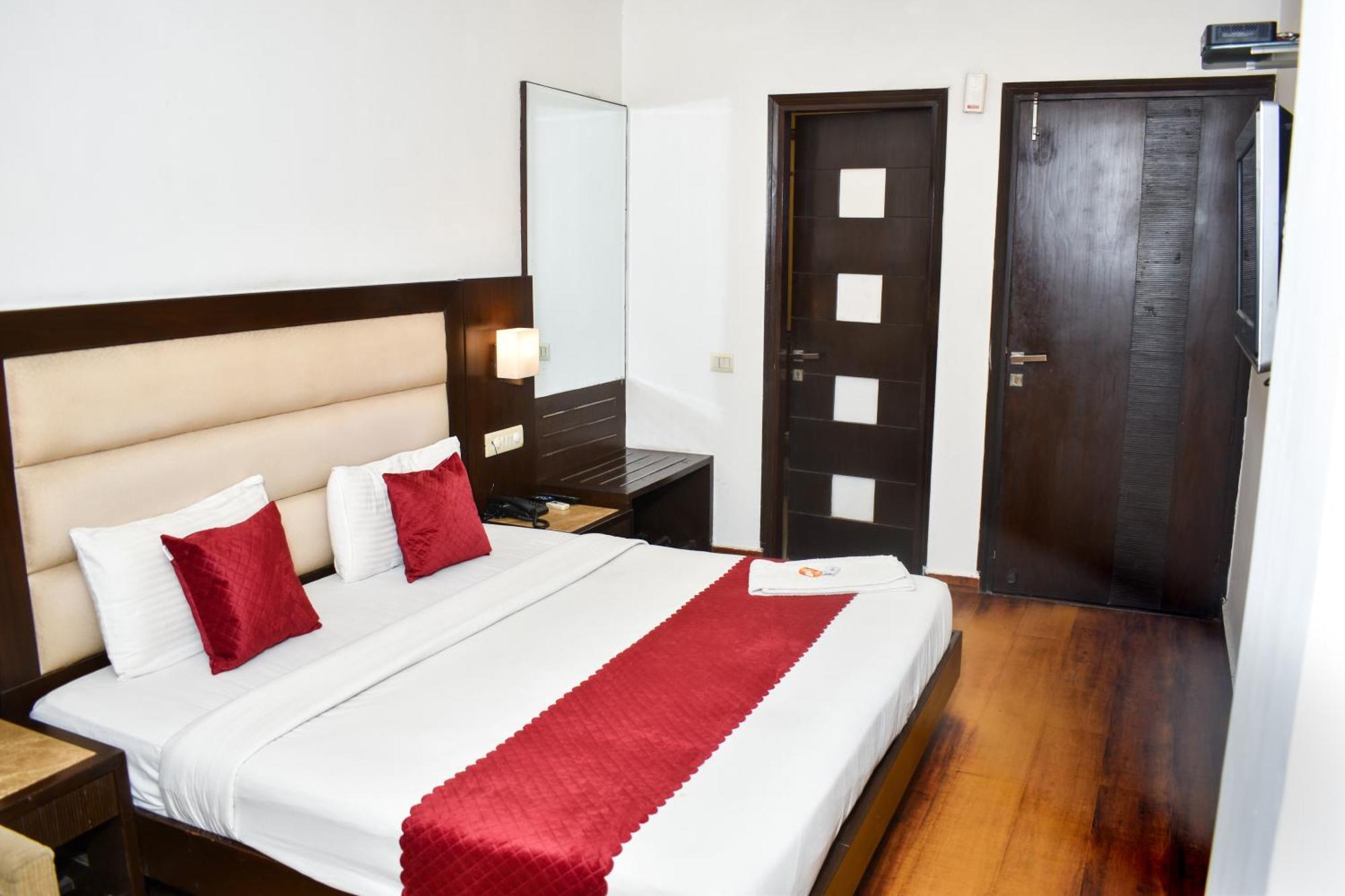 Hotel Chanchal Continental - 02 Mins From New Delhi Railway Station Buitenkant foto