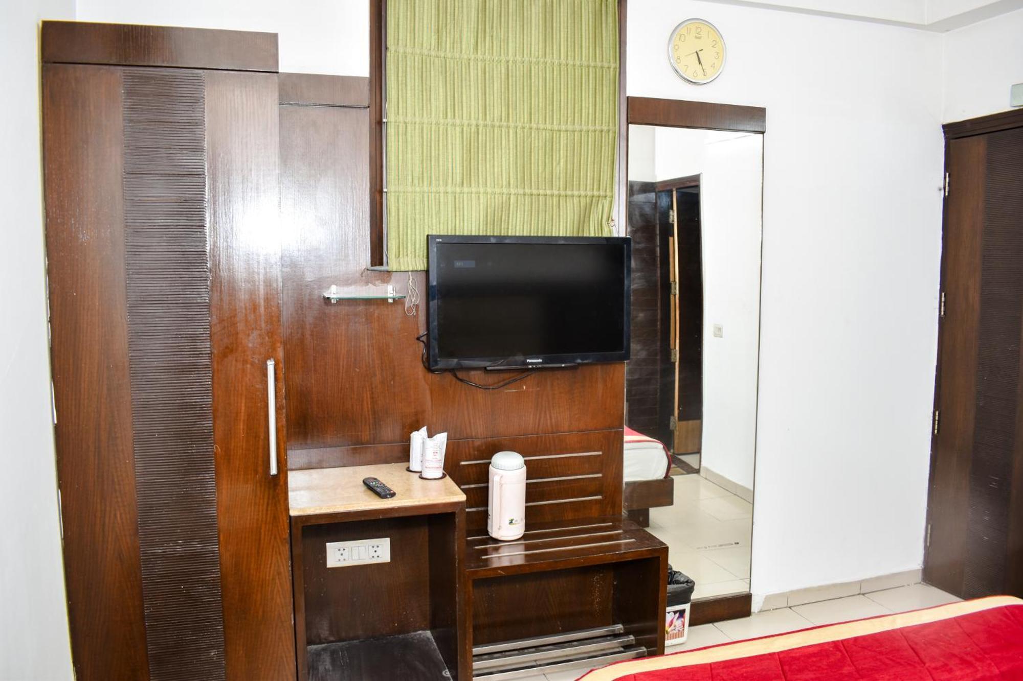 Hotel Chanchal Continental - 02 Mins From New Delhi Railway Station Buitenkant foto