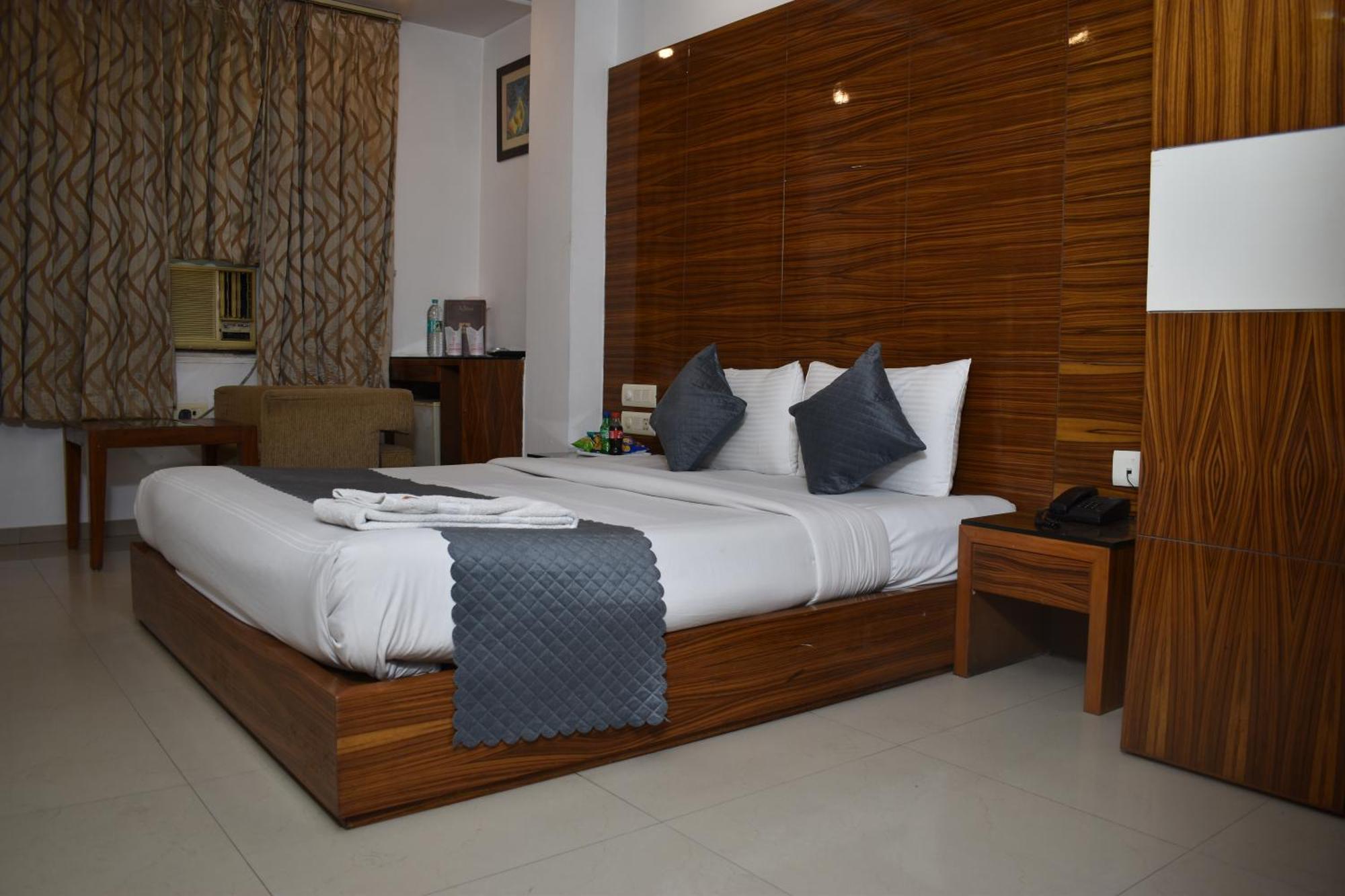 Hotel Chanchal Continental - 02 Mins From New Delhi Railway Station Buitenkant foto