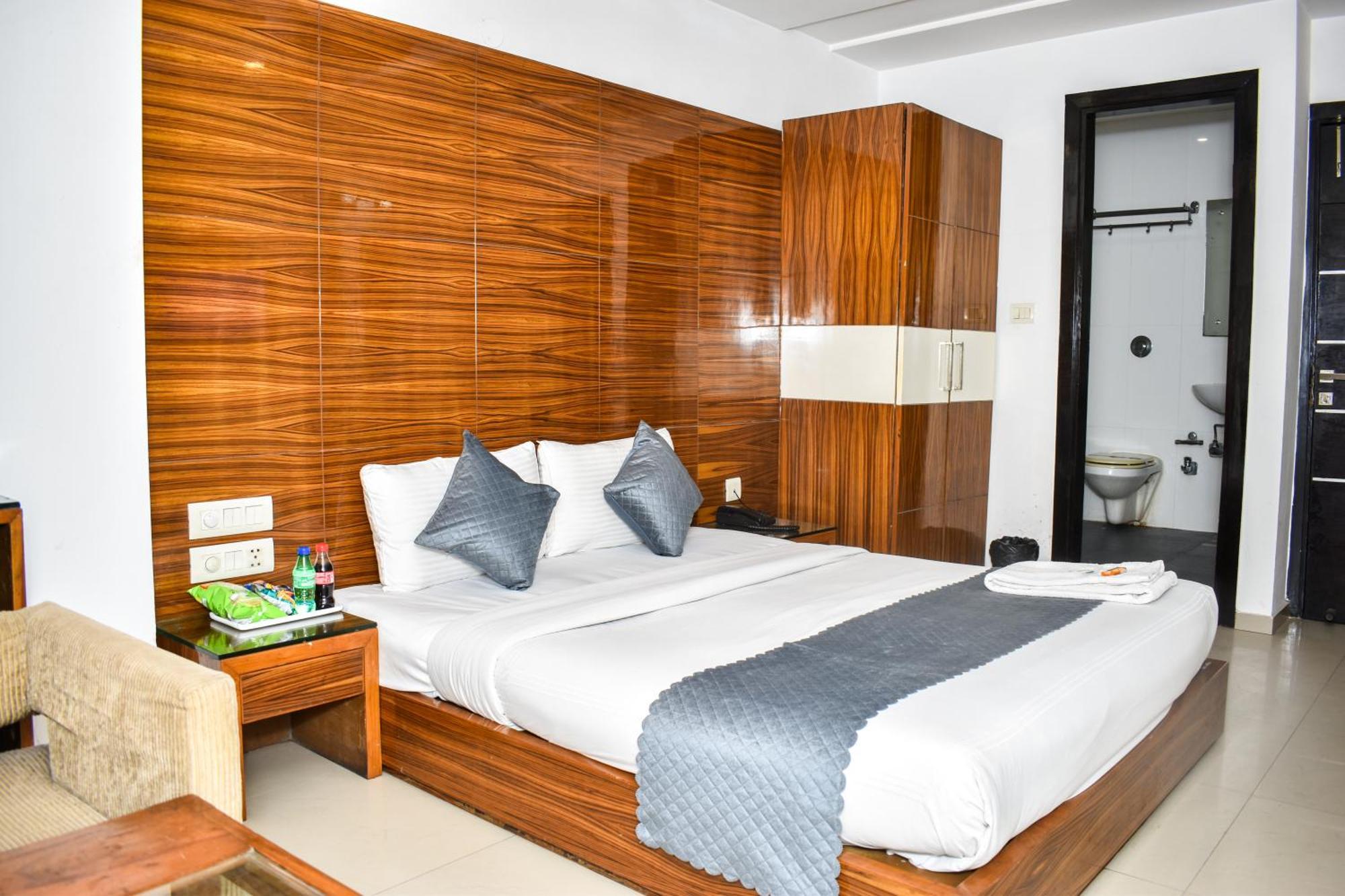 Hotel Chanchal Continental - 02 Mins From New Delhi Railway Station Buitenkant foto