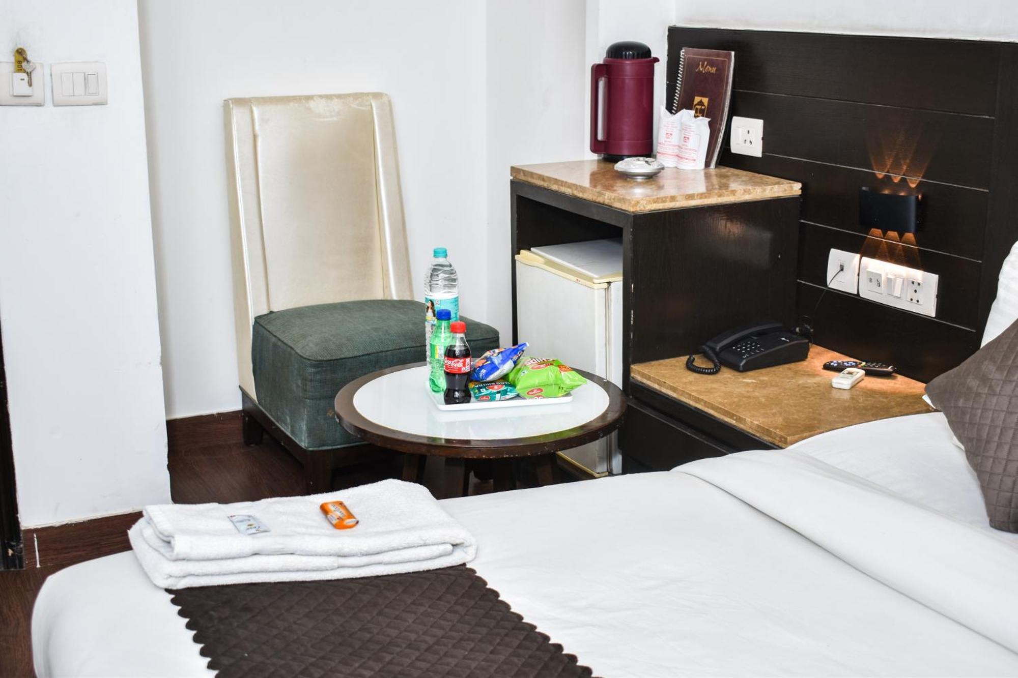 Hotel Chanchal Continental - 02 Mins From New Delhi Railway Station Buitenkant foto