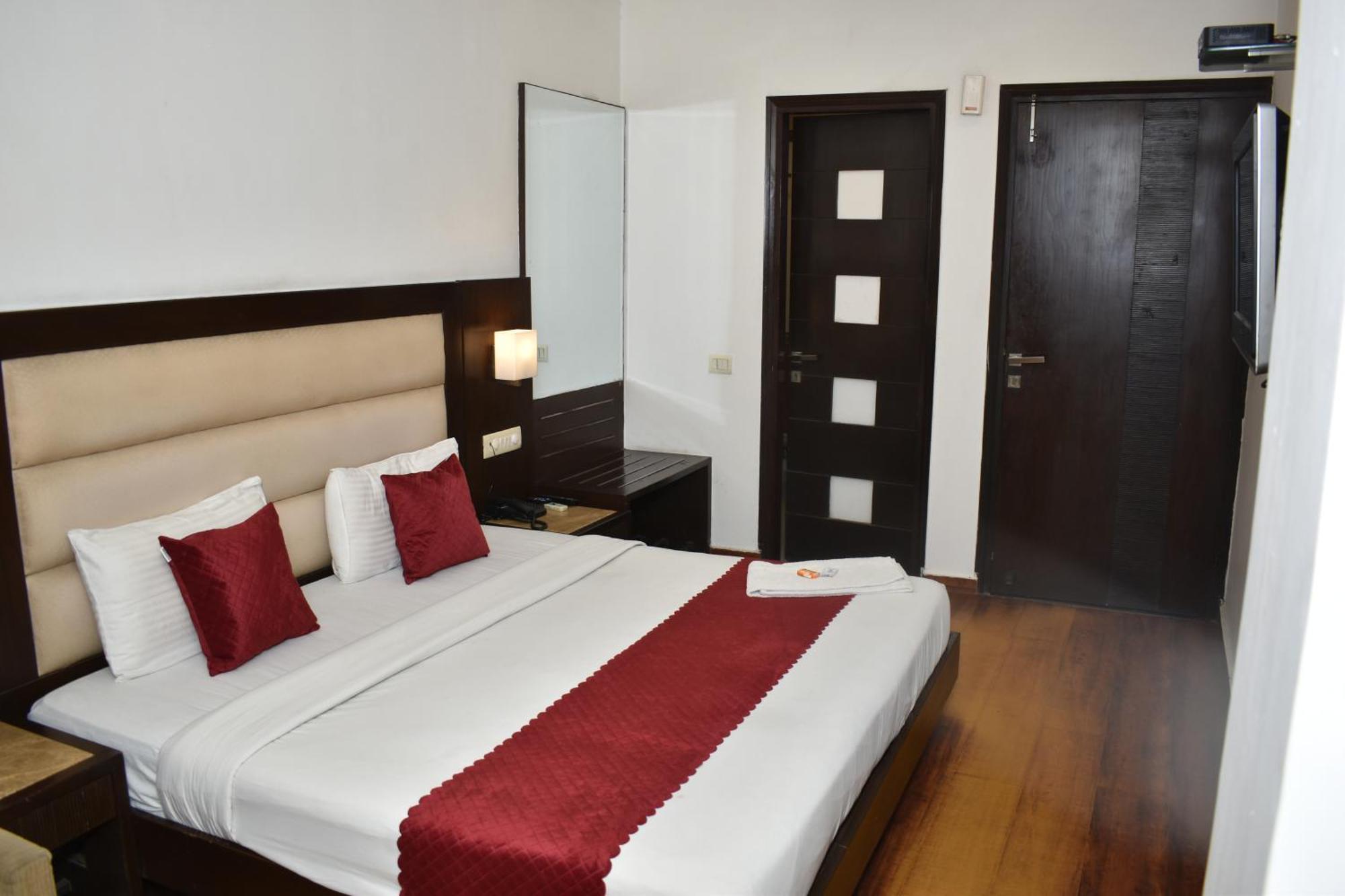 Hotel Chanchal Continental - 02 Mins From New Delhi Railway Station Buitenkant foto