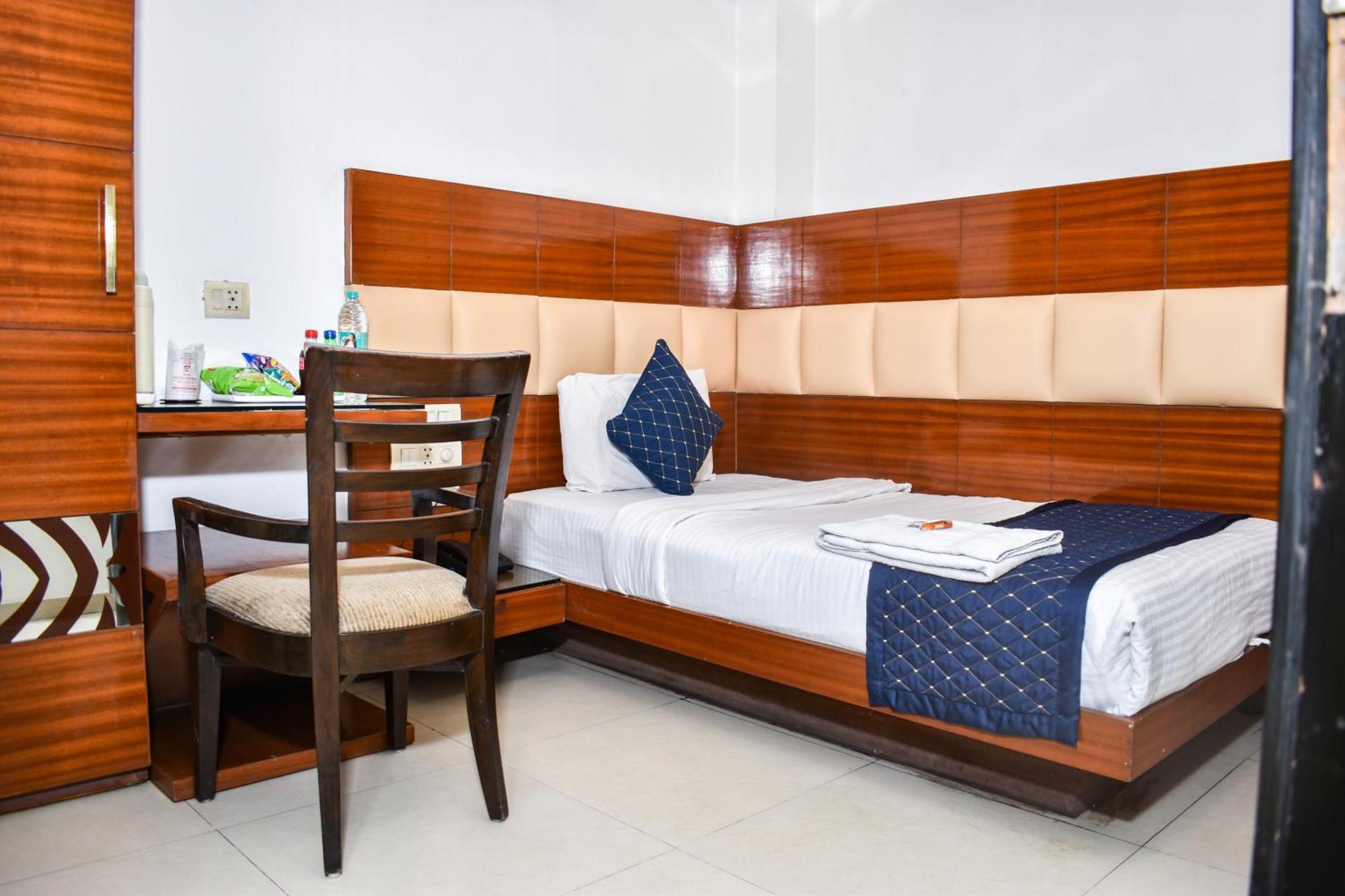Hotel Chanchal Continental - 02 Mins From New Delhi Railway Station Buitenkant foto