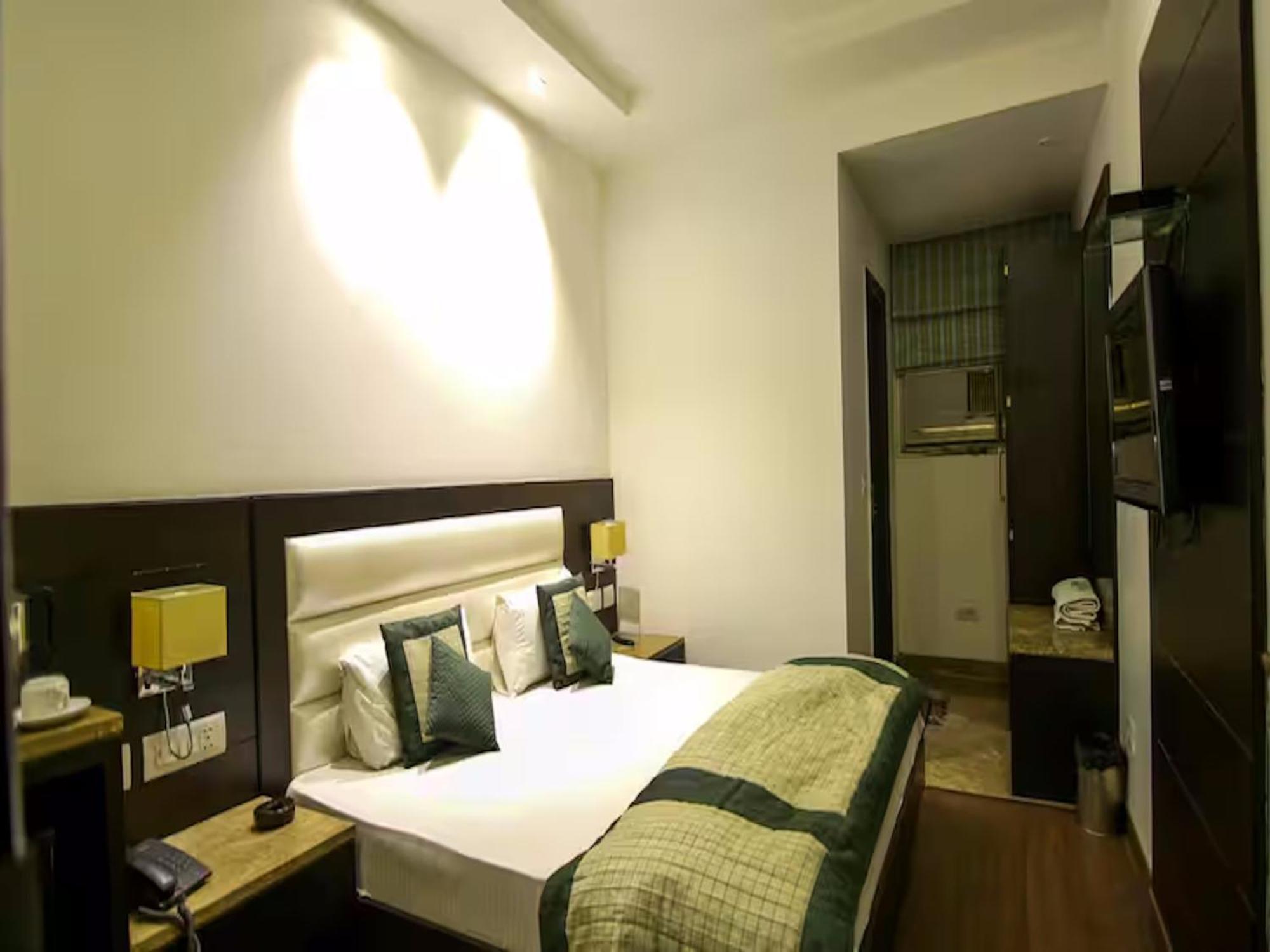 Hotel Chanchal Continental - 02 Mins From New Delhi Railway Station Buitenkant foto
