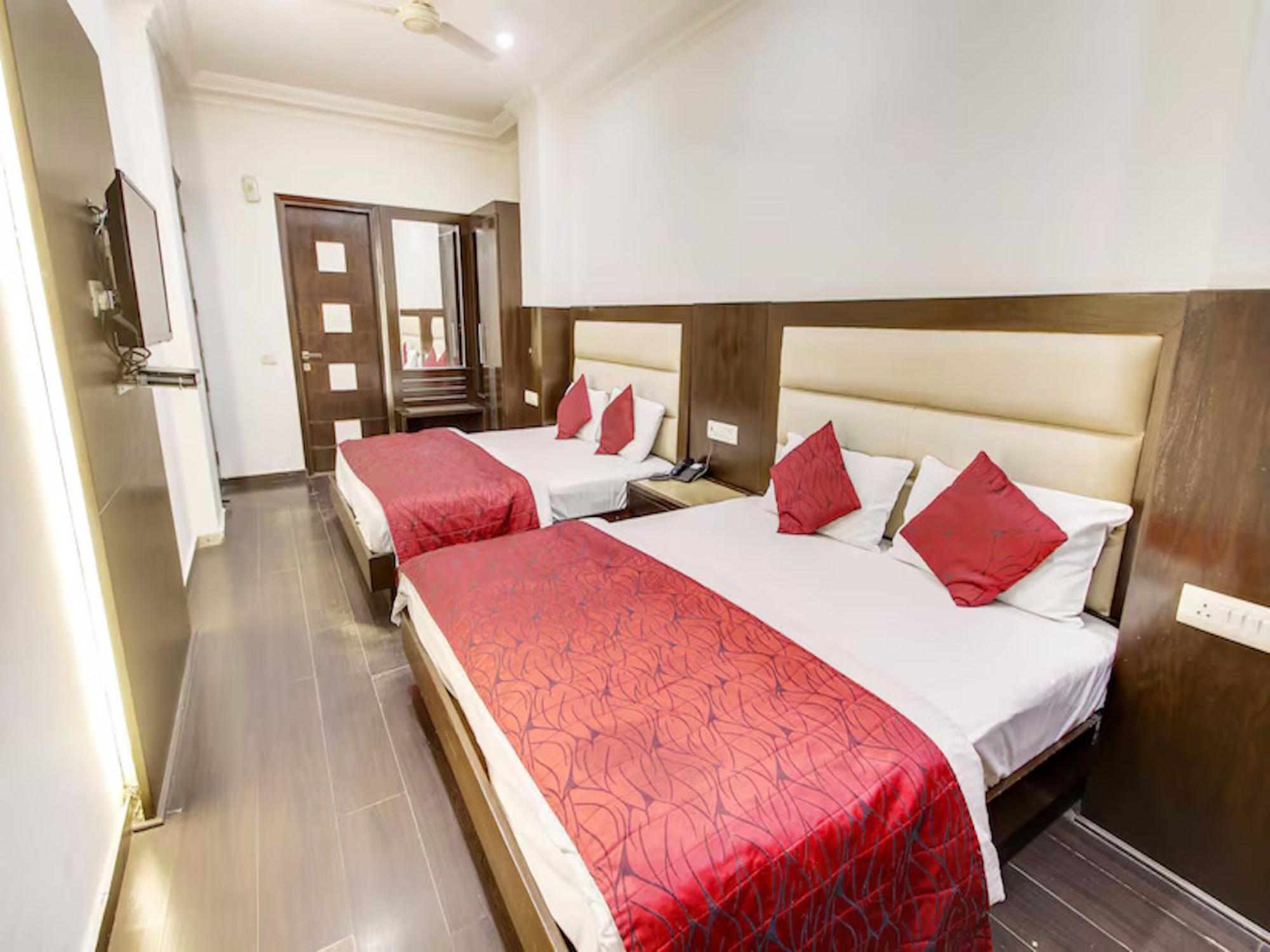 Hotel Chanchal Continental - 02 Mins From New Delhi Railway Station Buitenkant foto