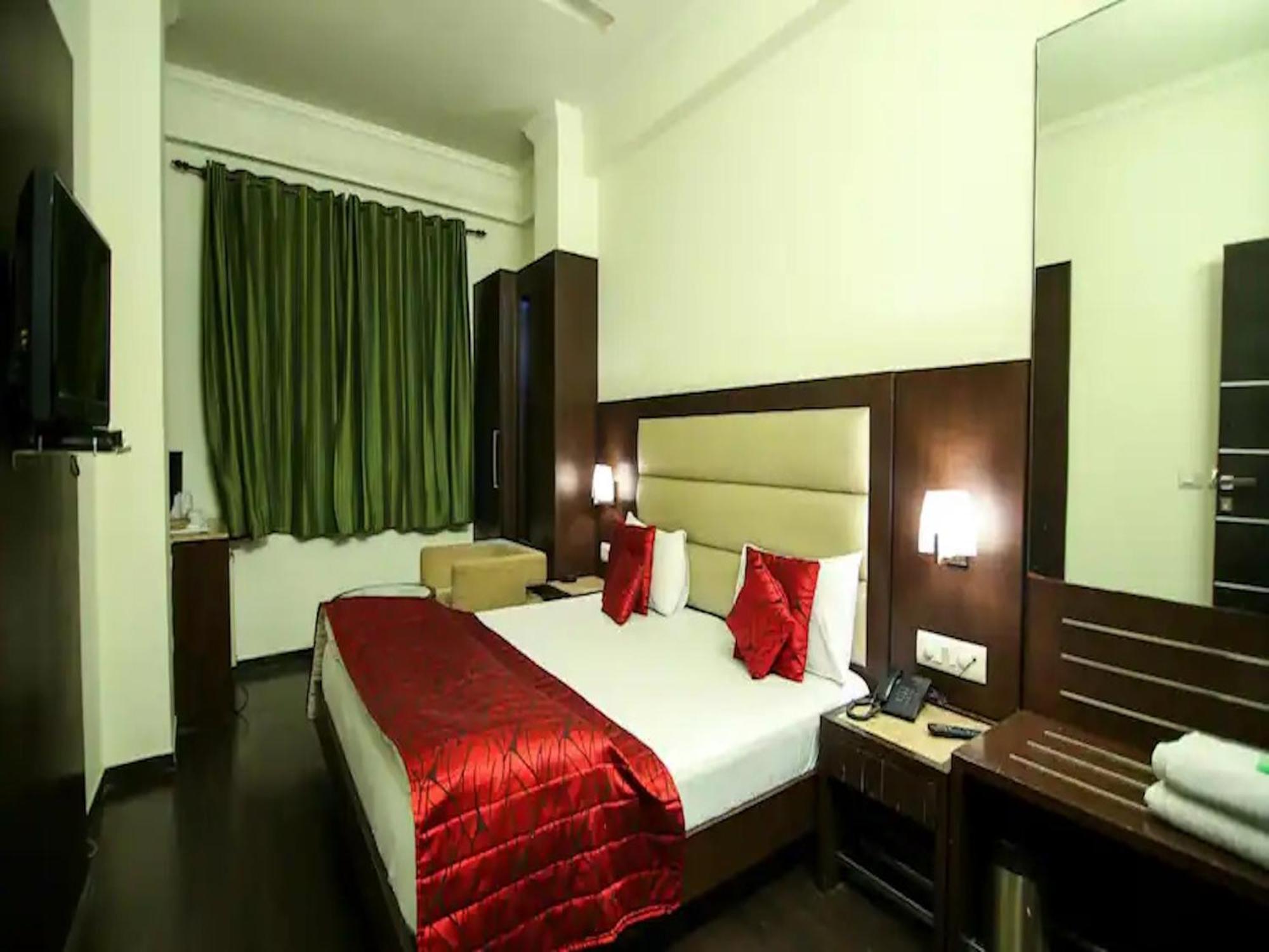 Hotel Chanchal Continental - 02 Mins From New Delhi Railway Station Buitenkant foto